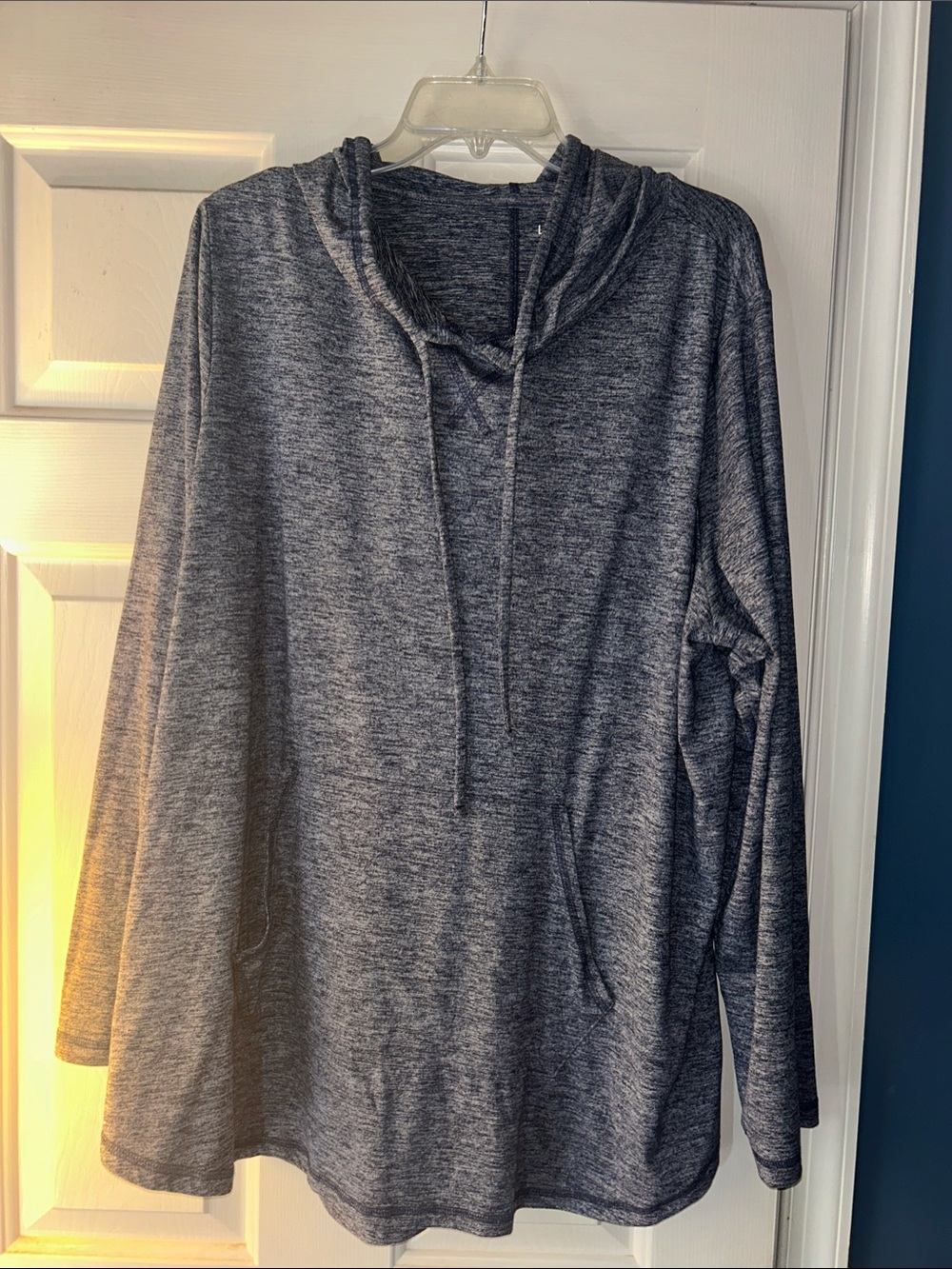 Lane Bryant Gray Marled Hooded Pullover Sweatshirt. Livi size 22/24